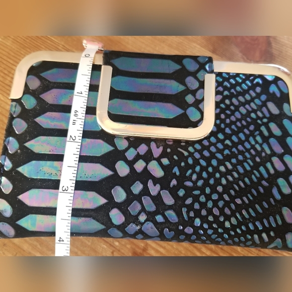 Colorful Iridescent Fold-up Wallet - Picture 7 of 8